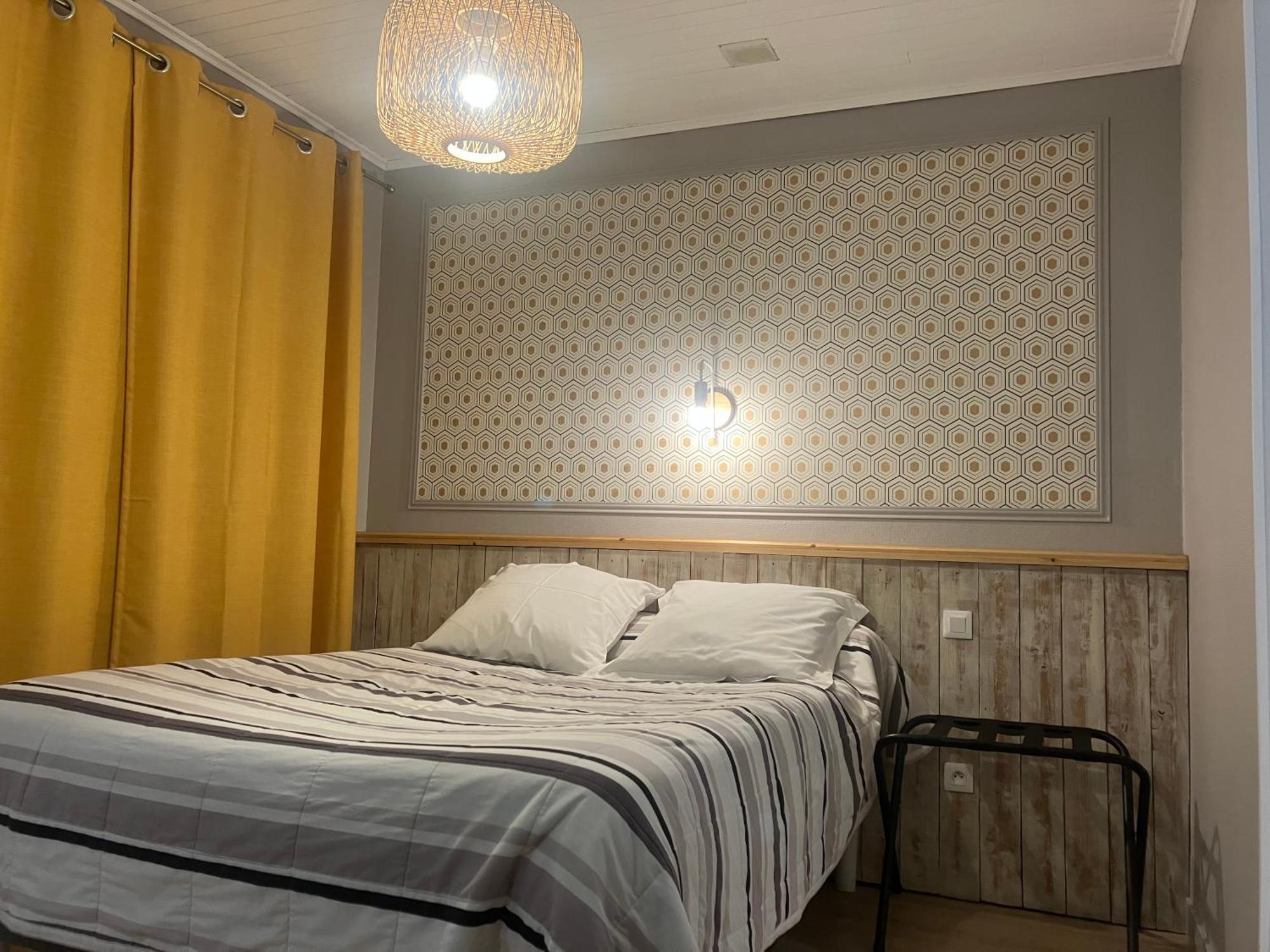 Hotel Du Nord Chambres Familiales Fontaines  Luaran gambar